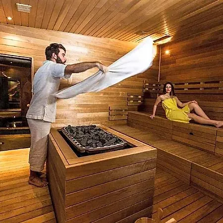 Wellness Besenova فندق